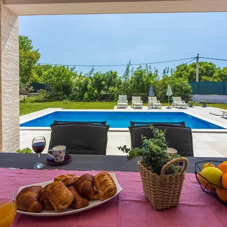 Sabina - Santalezi Villa Labin (Istria)
